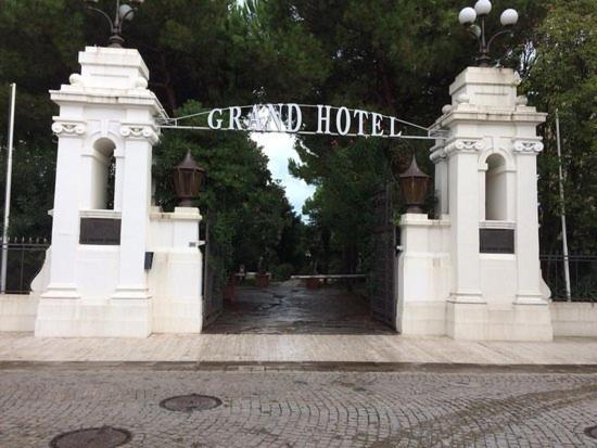 Le Grand Hotel Riccione Extérieur photo
