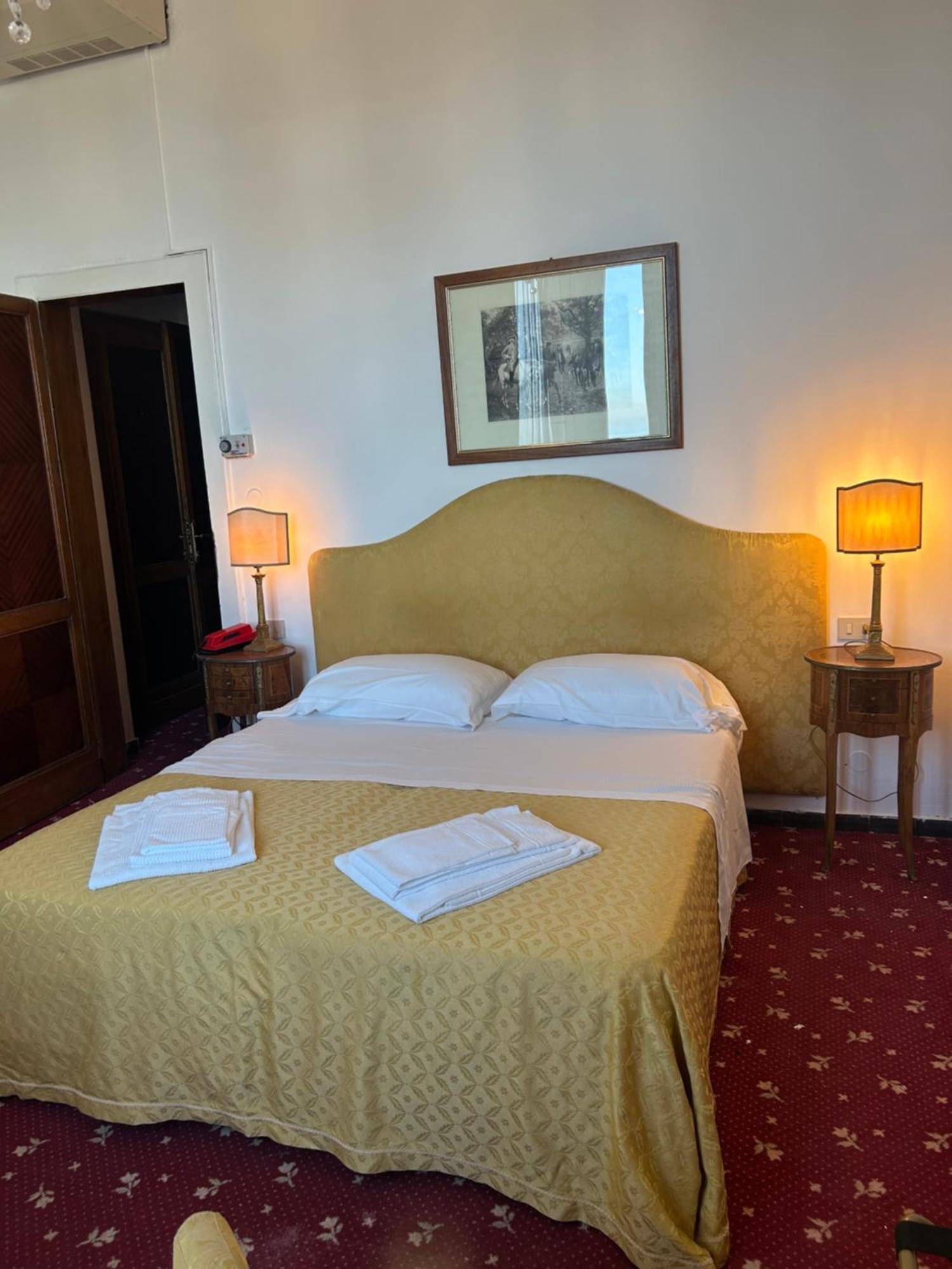 Le Grand Hotel Riccione Extérieur photo